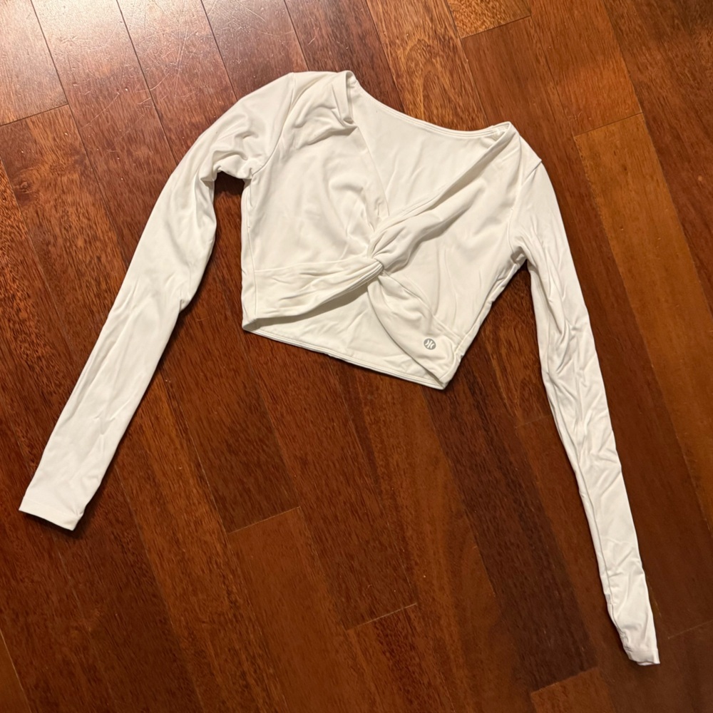 Astoria Activewear LIVE LUXE Front Crossed Sleeve Top - White
